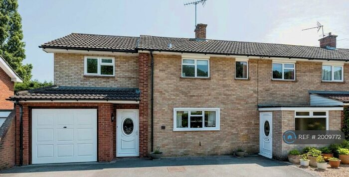 7 Bedroom Semi-Detached House To Rent In Applegarth Avenue, Guildford, GU2