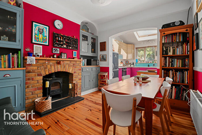 3 Bedroom Terraced House For Sale In Kitchener Road, Thornton Heath, CR7