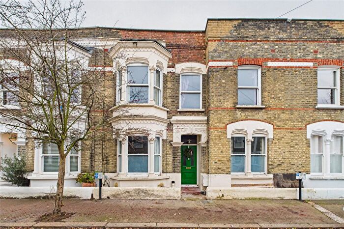 3 Bedroom Terraced House To Rent In Elm Park, London, SW2