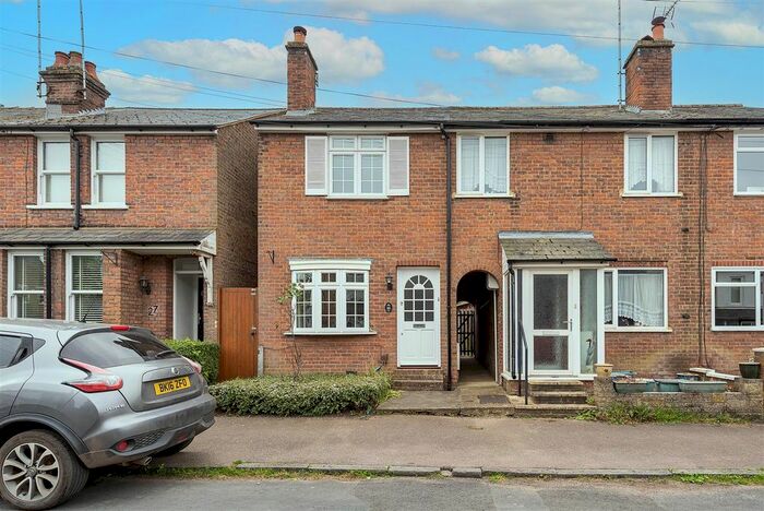 3 Bedroom End Of Terrace House To Rent In Kingcroft Road, Harpenden, AL5
