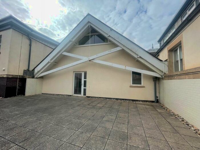 2 Bedroom Flat To Rent In Knightstone Baths, Knightstone Causeway, Weston-super-Mare, BS23