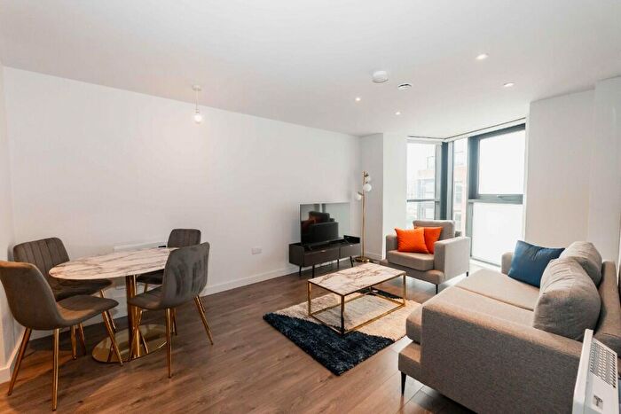 2 Bedroom Apartment To Rent In Cross Lane, Manchester, Greater Manchester, M5