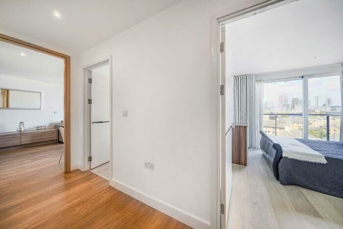 2 Bedroom Flat For Sale In Seafarer Way, Surrey Quays, SE16