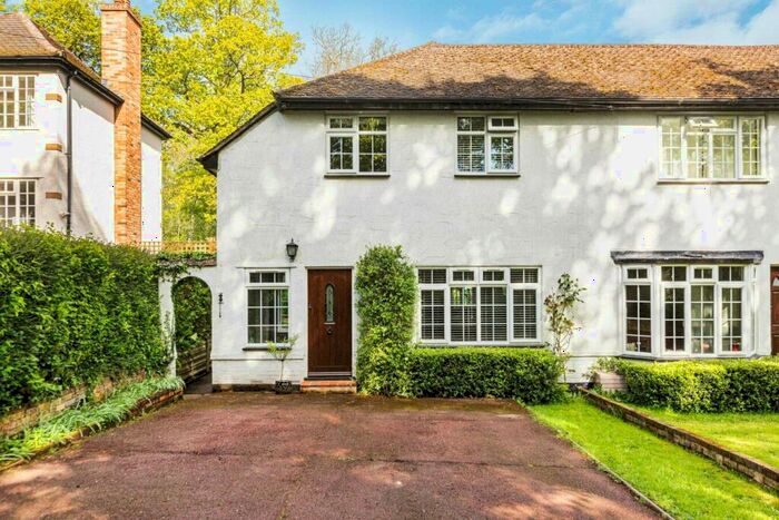 3 Bedroom Semi-Detached House For Sale In Hook Lane, Northaw, Potters Bar, EN6