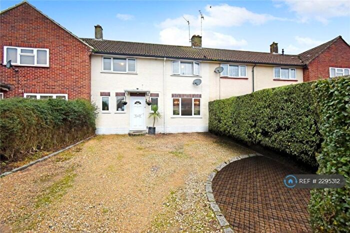 3 Bedroom Terraced House To Rent In Hill Close, Newbury, RG14