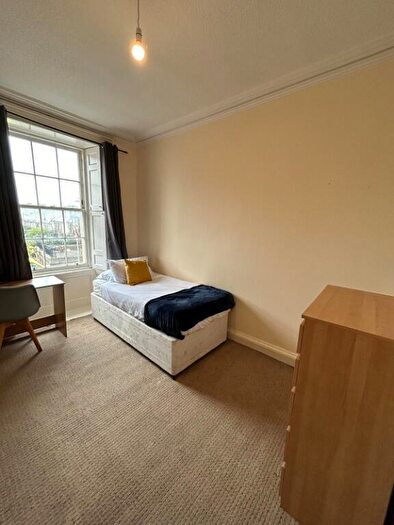 4 Bedroom Flat To Rent In Montrose Terrace, Edinburgh, EH7