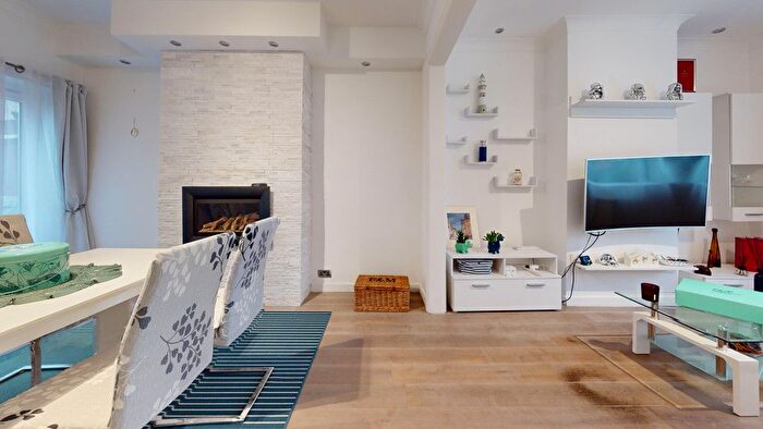 2 Bedroom Terraced House To Rent In Colyers Lane, Erith, London, DA8