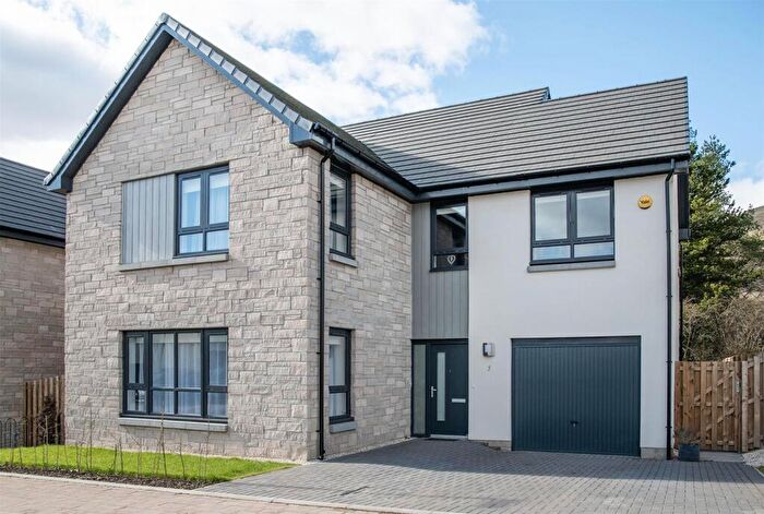 5 Bedroom House For Sale In Meadowside Crescent, Pool Of Muckhart, FK14