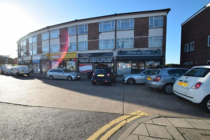 2 Bedroom Flat To Rent In Pettits Lane North, Romford, London, RM1