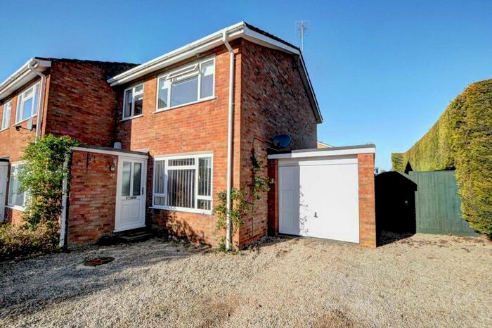 3 Bedroom Semi-Detached House To Rent In Middle Way, Chinnor, OX39