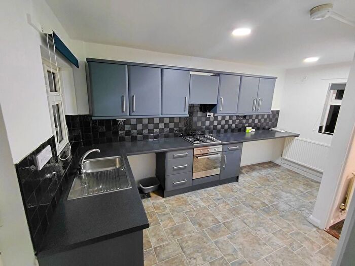 3 Bedroom Terraced House To Rent In Shepton Crescent, Nottingham, NG8