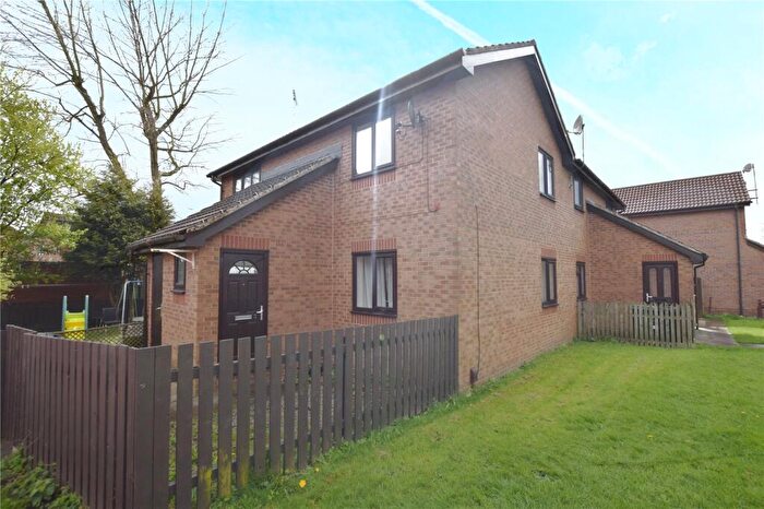 2 Bedroom Apartment To Rent In Middleton Park Road, Middleton, Leeds, West Yorkshire, LS10