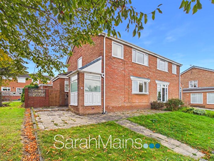 3 Bedroom Semi-Detached House For Sale In Mendham Close, Gateshead, NE10