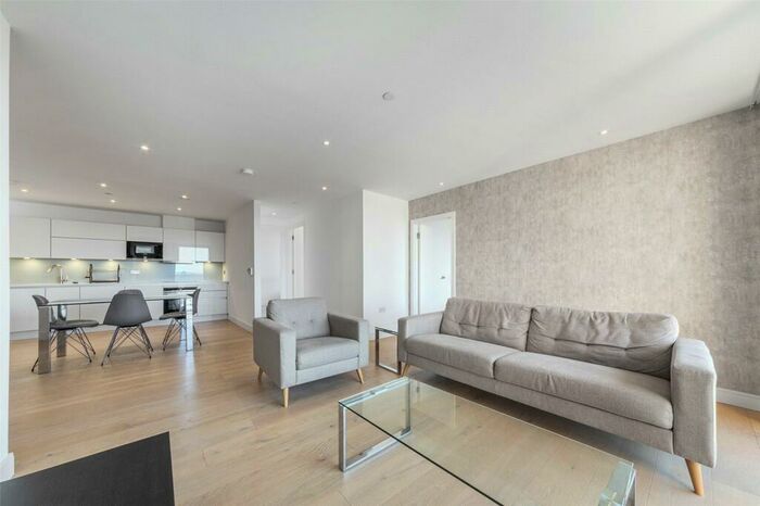 3 Bedroom Apartment To Rent In East Ferry Road, London, E14