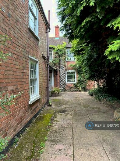 4 Bedroom Detached House To Rent In Wilford Lane, West Bridgford, Nottingham, NG2