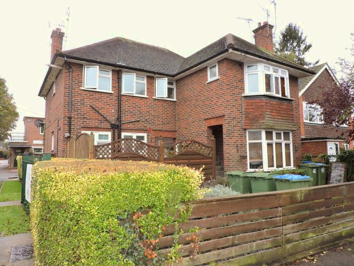 1 Bedroom Flat To Rent In Copse Road, Cobham, KT11