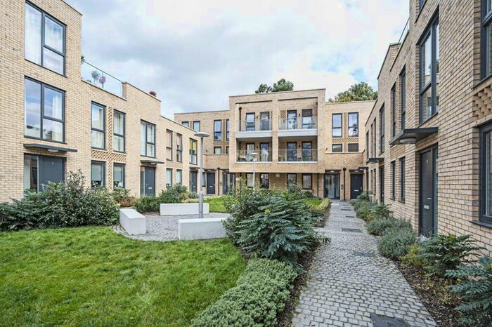 1 Bedroom Flat To Rent In Kempton Mews, East Ham, London, E6