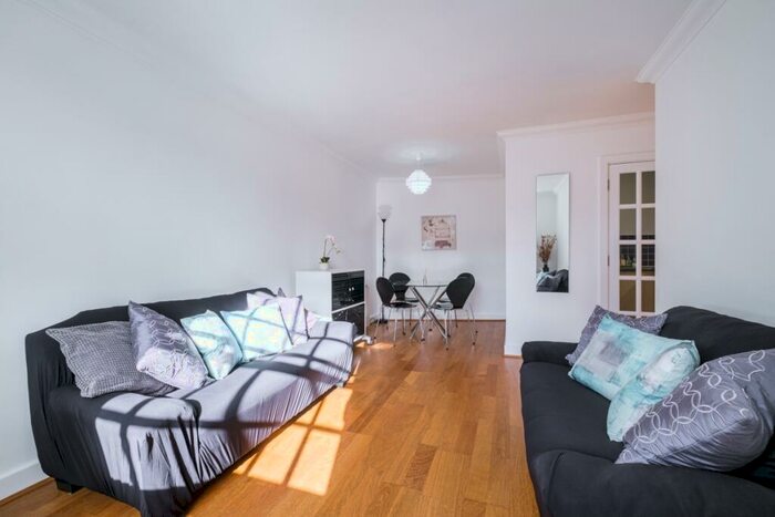 2 Bedroom Apartment To Rent In Commercial Street London, E1