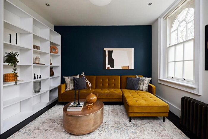 3 Bedroom End Of Terrace House For Sale In Peckham Hill Street, London, SE15