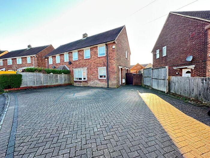 3 Bedroom Semi-Detached House To Rent In Abbey Drive, Luton, Bedfordshire, LU2