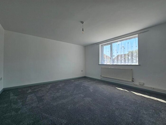 Studio To Rent In Ash Croft, Elm Grove, Lancing, BN15