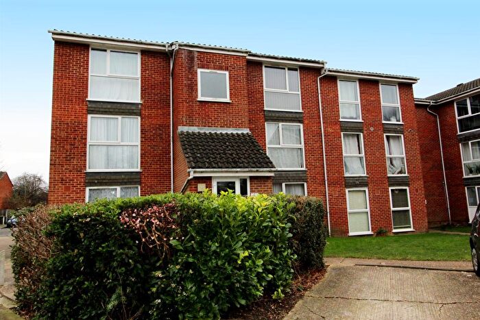 1 Bedroom Flat To Rent In Shurland Avenue, New Barnet, Barnet, EN4