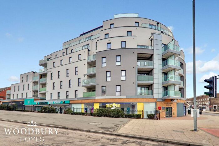2 Bedroom Apartment For Sale In Landmark House, The Broadway, Loughton, IG10