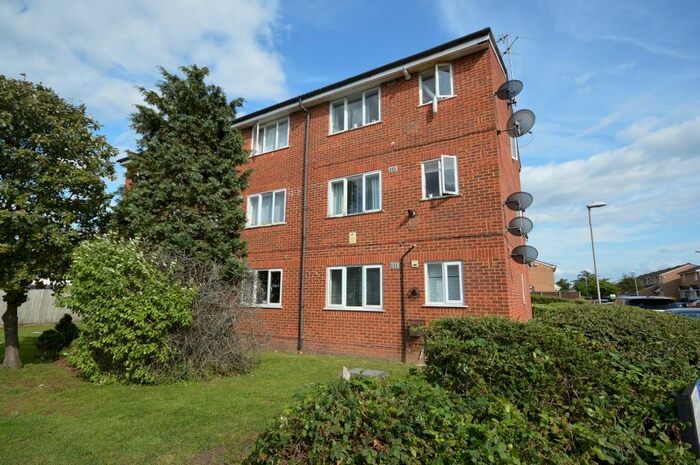 1 Bedroom Flat To Rent In Ranyard Close, Chessington, Surrey., KT9