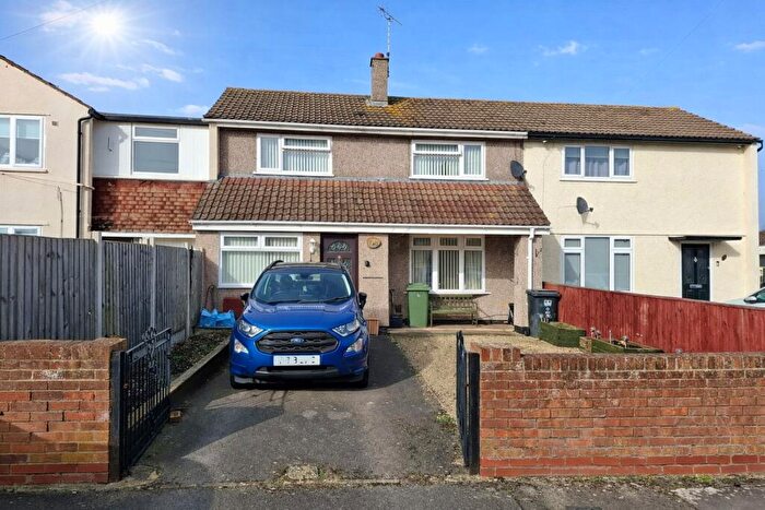 3 Bedroom Terraced House For Sale In Dacre Road, Swindon, Wiltshire, SN3