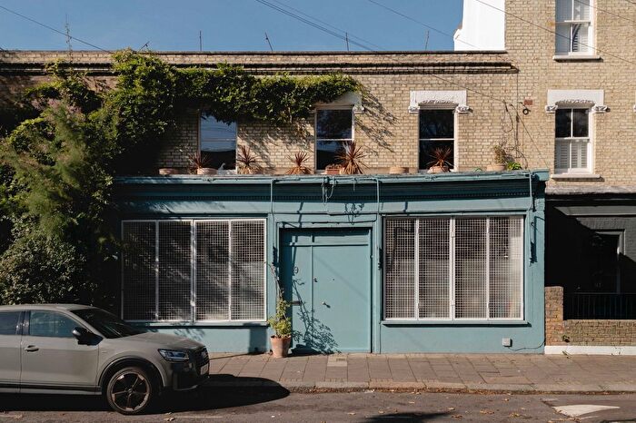 4 Bedroom Terraced House For Sale In Flaxman Road, Camberwell, London, SE5