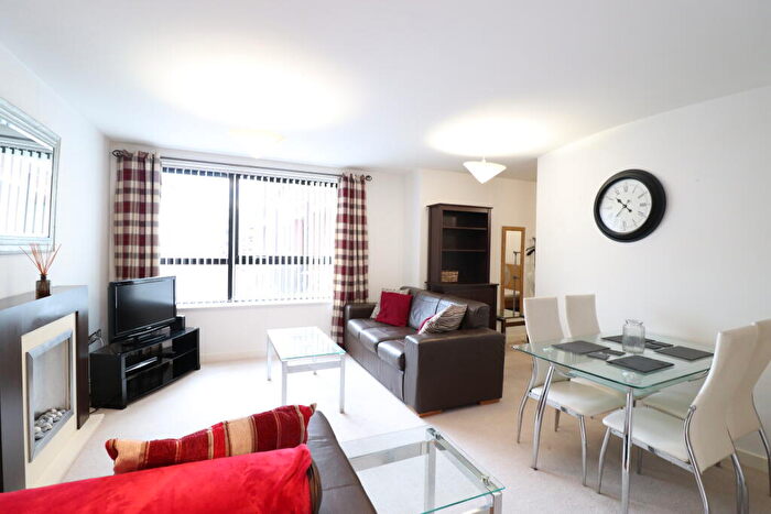 Apartment To Rent In George Street, Birmingham, Birmingham, B3