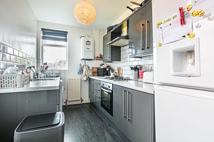 4 Bedroom House To Rent In Hunter House Road, Sheffield, S11