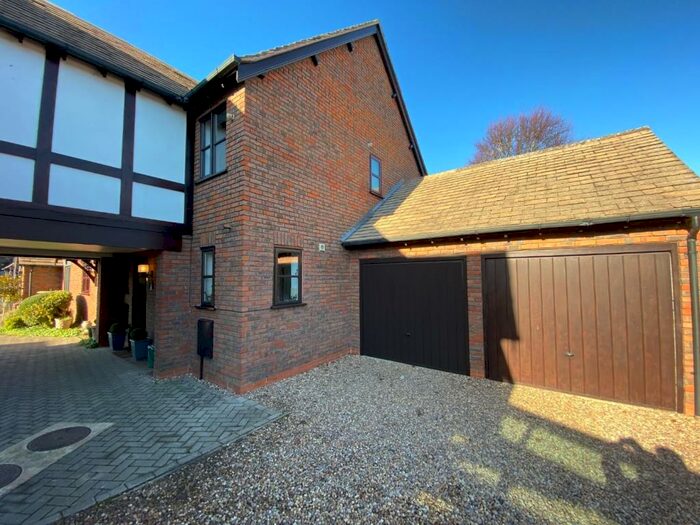 2 Bedroom Mews To Rent In Old Town Mews, Stratford-upon-Avon, CV37
