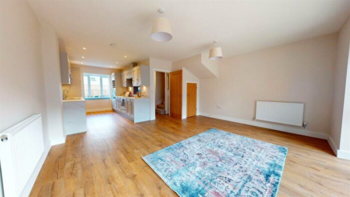 4 Bedroom Detached House For Sale In Celandine Close, Weymouth, DT4