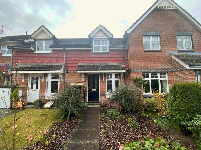 2 Bedroom Property To Rent In Barn Piece, Chandlers Ford, Hampshire, SO53