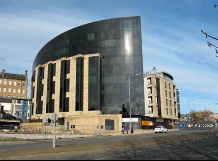 2 Bedroom Flat To Rent In The Gatehaus, Bradford, BD1