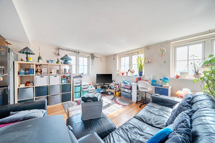 2 Bedroom Flat For Sale In Rotherhithe Street, London, SE16