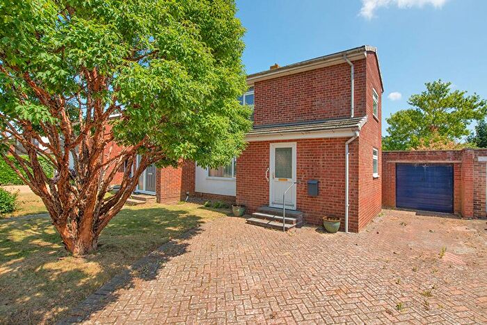 3 Bedroom Semi-Detached House For Sale In Lunsford Lane, Larkfield, Aylesford, ME20
