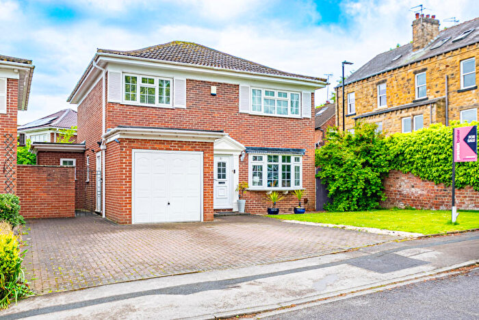4 Bedroom Detached House For Sale In Oakwood Green, Oakwood, Leeds, LS8