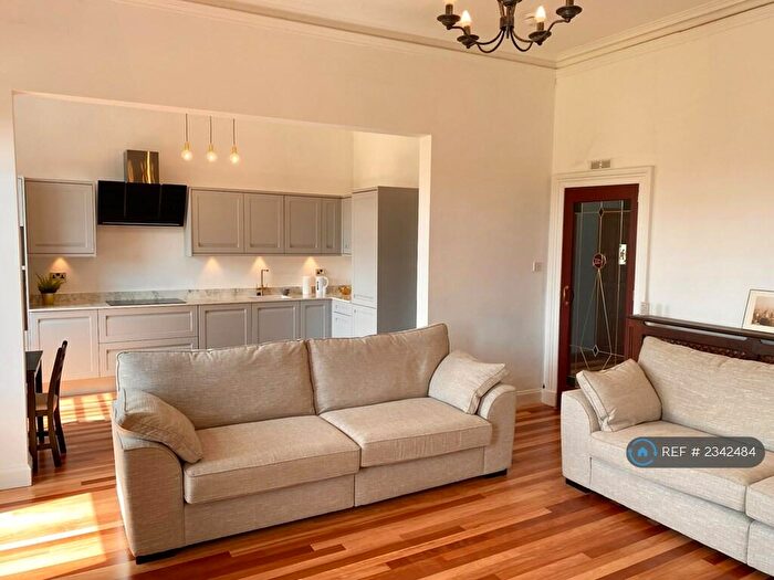 3 Bedroom Flat To Rent In Victoria Crescent Road, Glasgow, G12