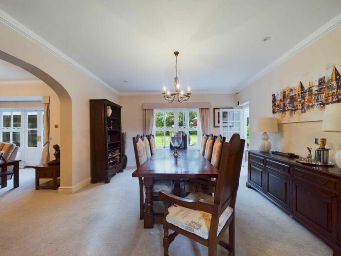 5 Bedroom Detached House For Sale In Stopps Orchard, Princes Risborough, HP27