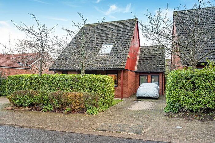 3 Bedroom Detached House For Sale In Northcroft, Shenley Lodge, Milton Keynes, MK5