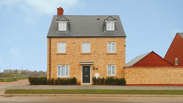 4 Bedroom Detached House For Sale In Fallow Road, Rothwell, NN14