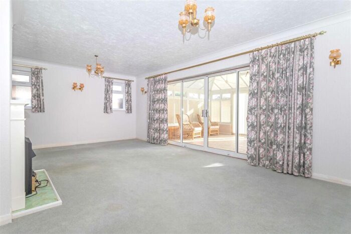 2 Bedroom Detached Bungalow To Rent In Goring Way, Goring-By-Sea, Worthing, BN12