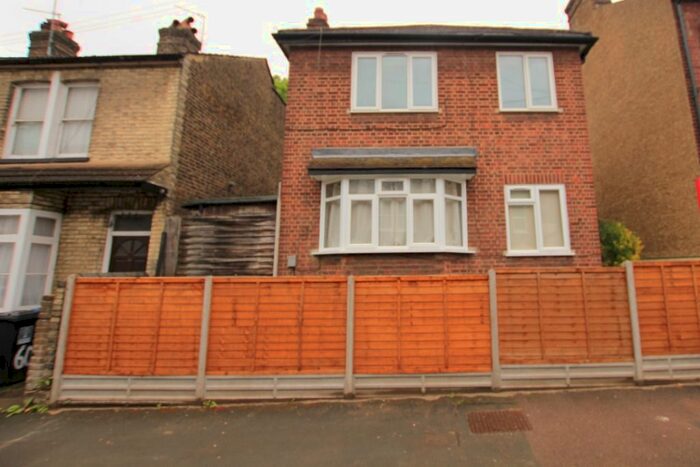 2 Bedroom Flat To Rent In Gladstone Road, Central Wat, Watford, WD17