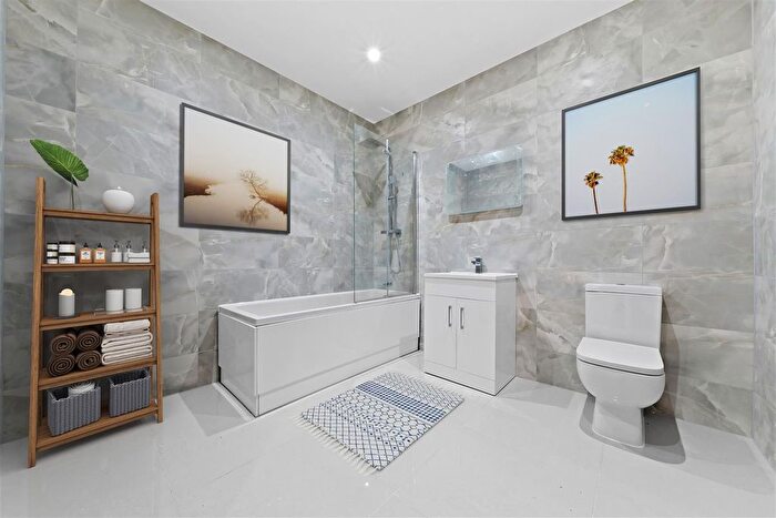 7 Bedroom Detached House For Sale In Addiscombe Road, Croydon, CR0