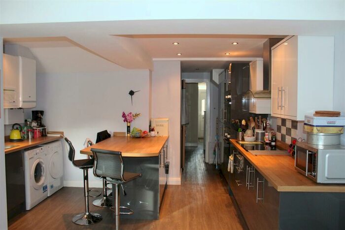 7 Bedroom House To Rent In Hirwain Street, Cathays, Cardiff, CF24