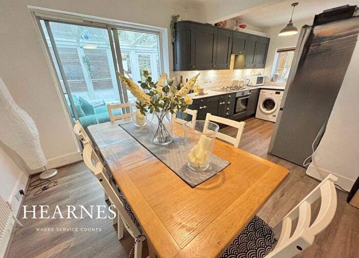 3 Bedroom Detached House For Sale In Ponsonby Road, Poole, BH14