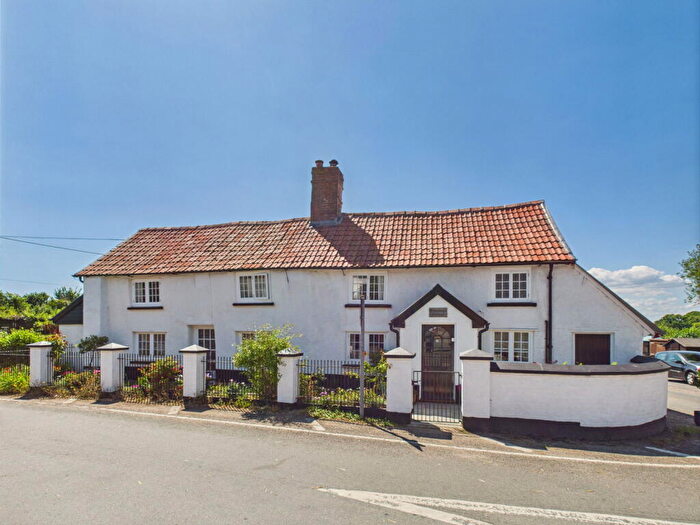 4 Bedroom Cottage For Sale In Village Way, Aylesbeare, Exeter, EX5
