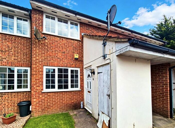 1 Bedroom Maisonette For Sale In Malham Close, Luton, LU4
